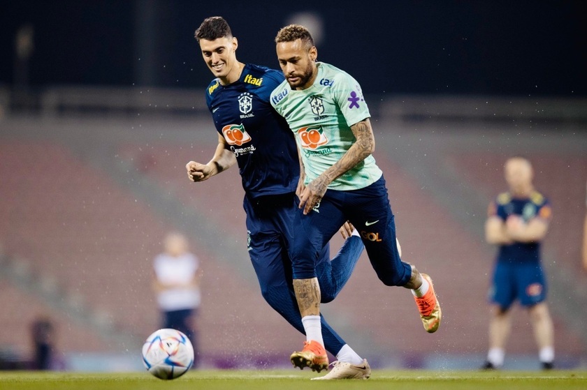 球王贝利谈到内马尔,悲喜交加足球