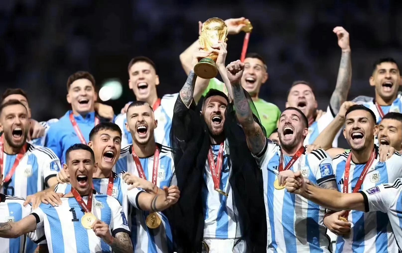 足球平凡人的梦想,足球是平凡世界里的英雄梦