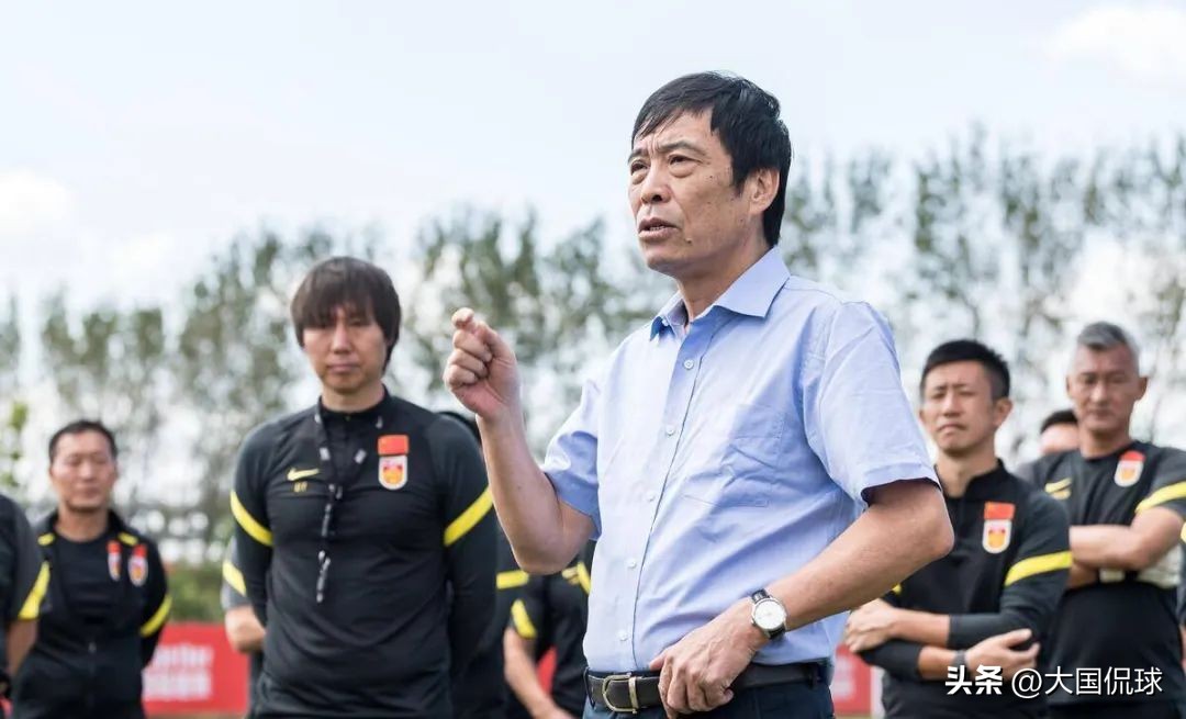 顺藤摸瓜!李铁案新进展,曝两名足协官员被抓,中国足球春天来了