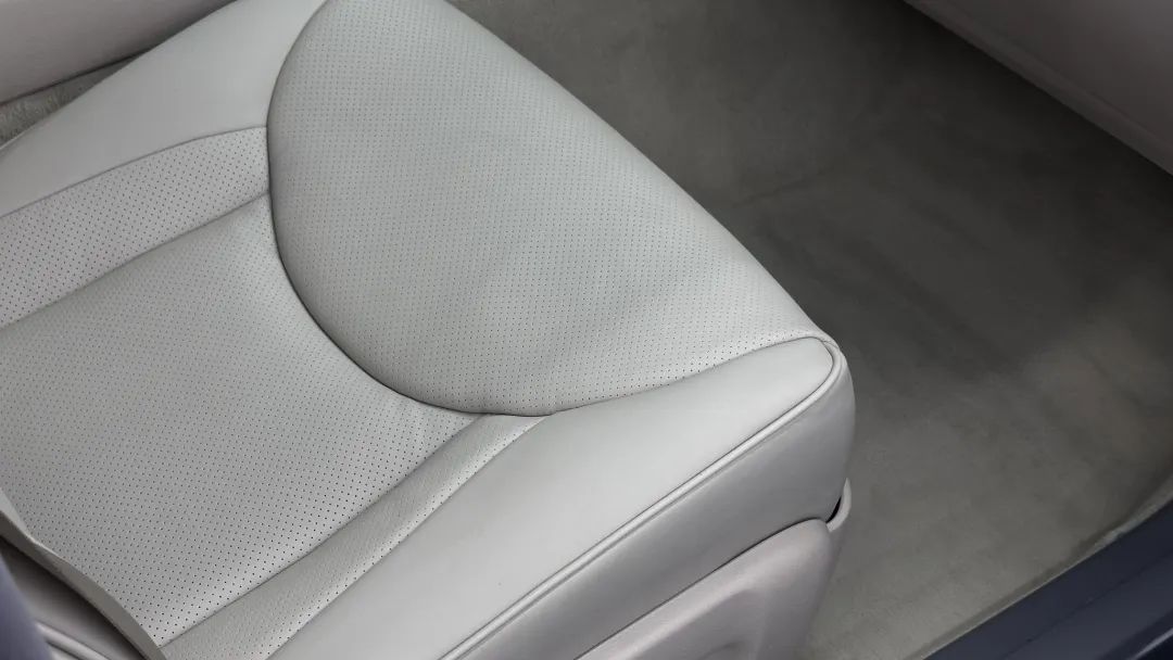 大哥12万买2005年售价100万的凌志LS430，含泪又花10万翻新才能开