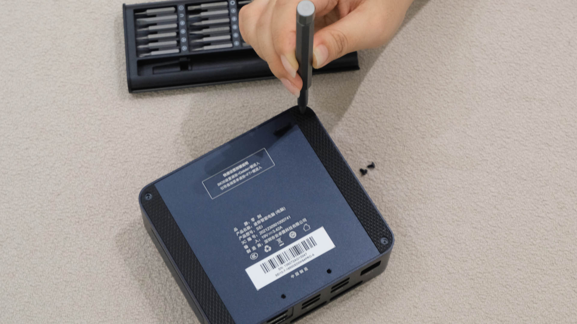 居家办公不再狼狈，可以放进包里的电脑主机：零刻SEi10