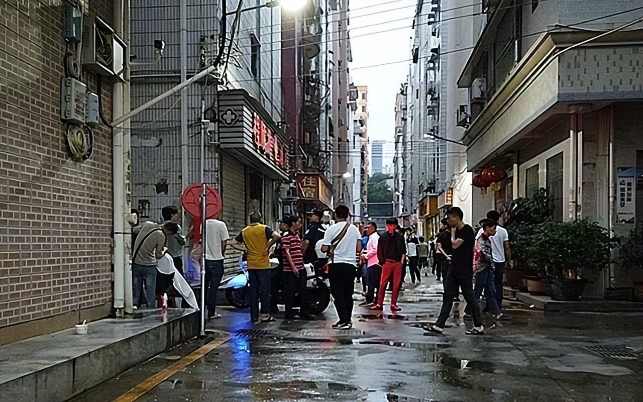 “三和大神”重启人生:那些住网吧、混日结的躺平者,已逆风翻盘