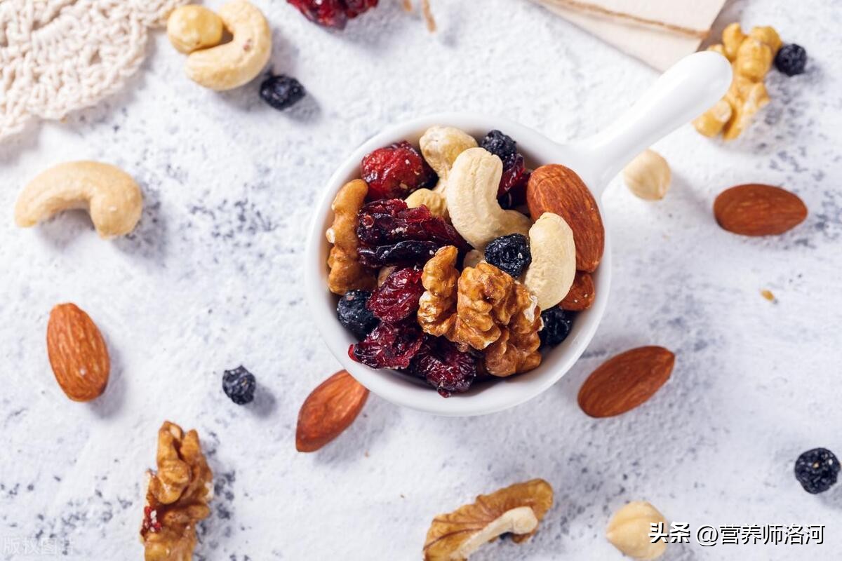 鼻头有黑头如何祛除小窍门,鼻头黑头可以喝什么来改善