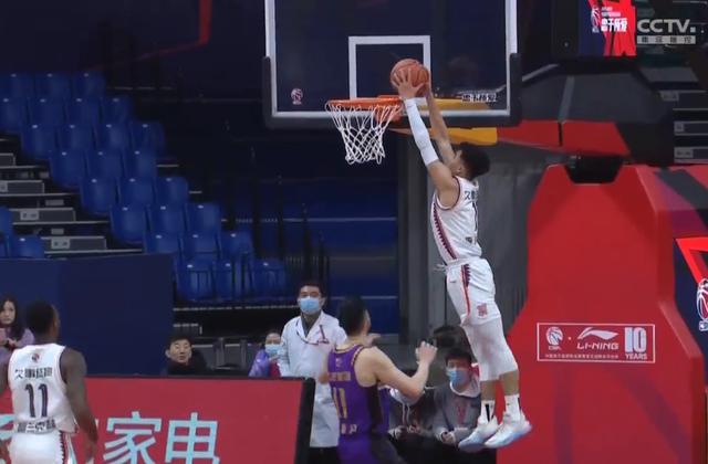 被轰,暴力隔扣马布里