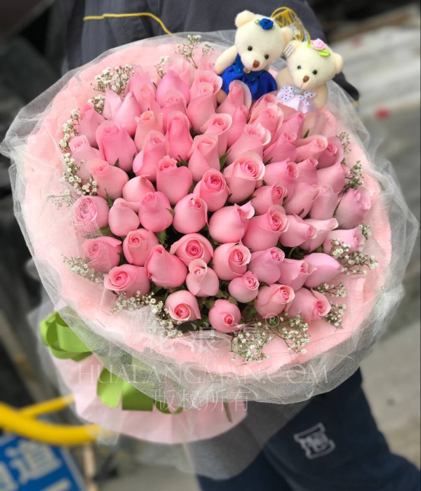 送花给女朋友玫瑰花代表哪种意义,送妈妈粉玫瑰好还是红玫瑰好