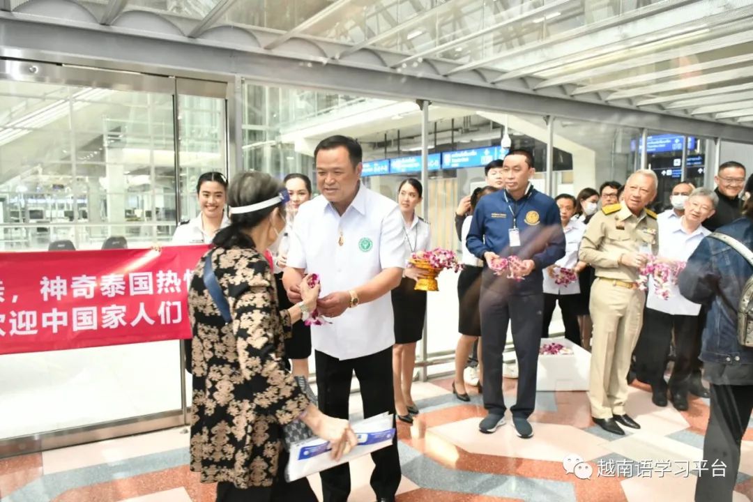 没有中国游客光顾，韩国一家大型商业中心倒闭