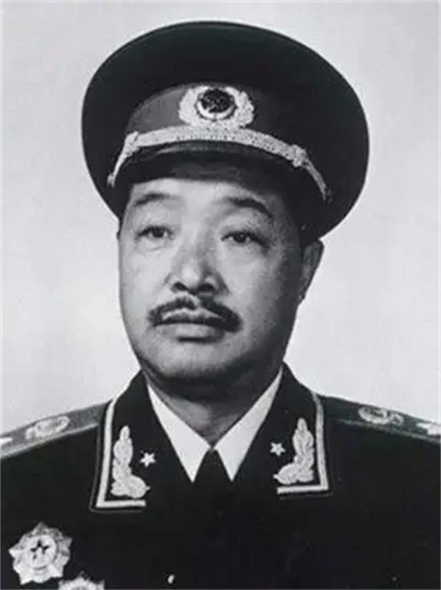 1957年毛主席途经沈阳，问军区司令：黄毛丫头呢？我要吃她做的饭