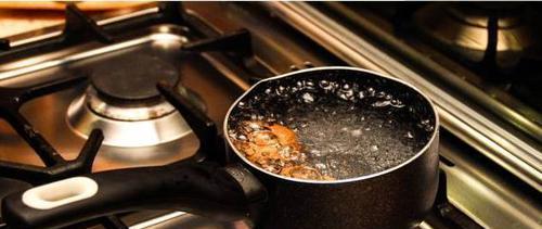 被开水烫伤怎么办最快最有效,不小心被开水烫了怎么快速处理