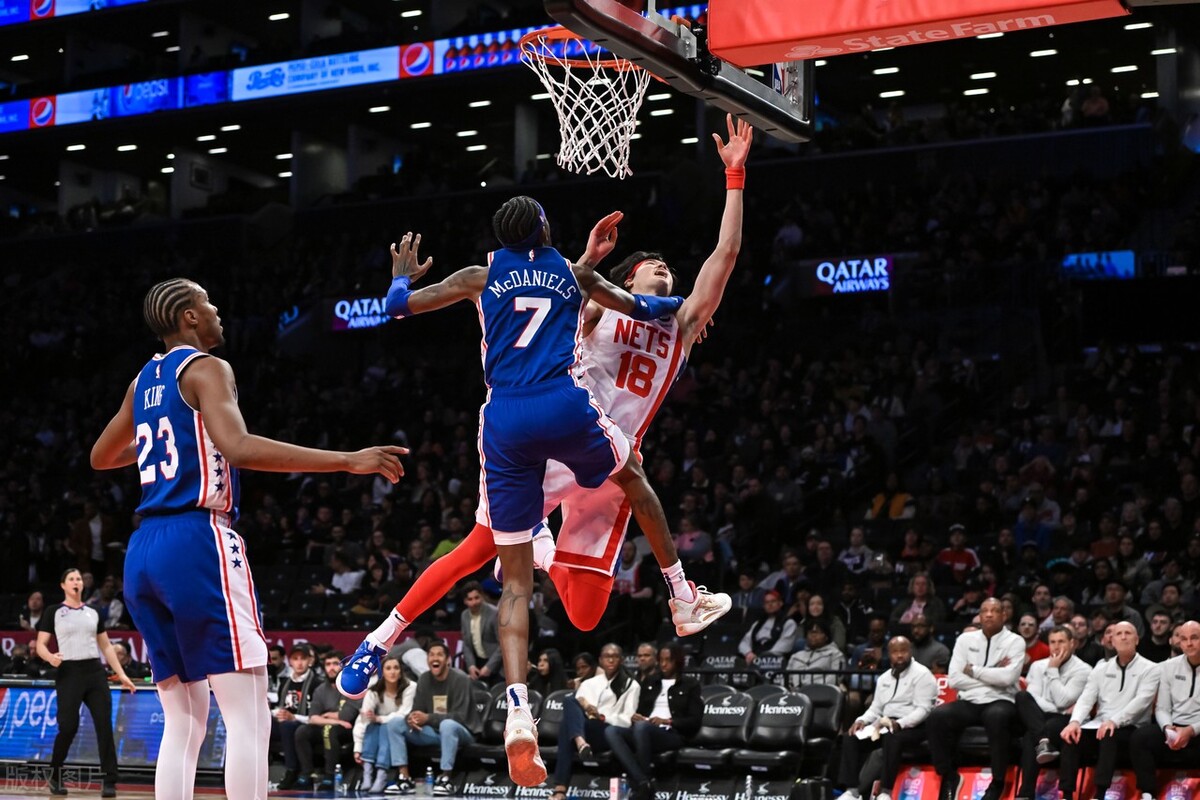 上一场打5分钟，这一场板凳坐穿！离开杜兰特，他球都没得打了？