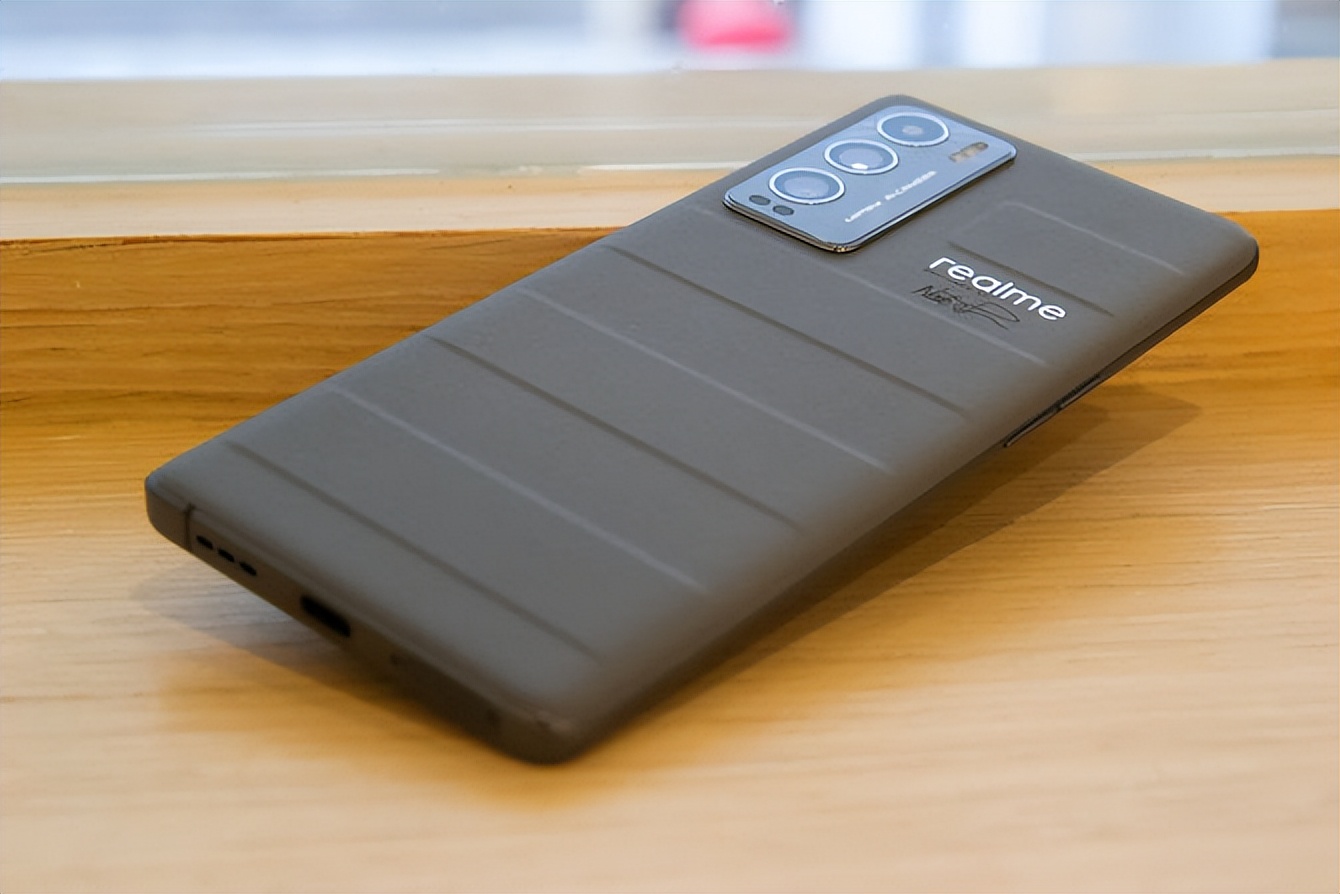 买手机今年买上一年的旗舰值得吗,现在买手机推荐买哪款比较好