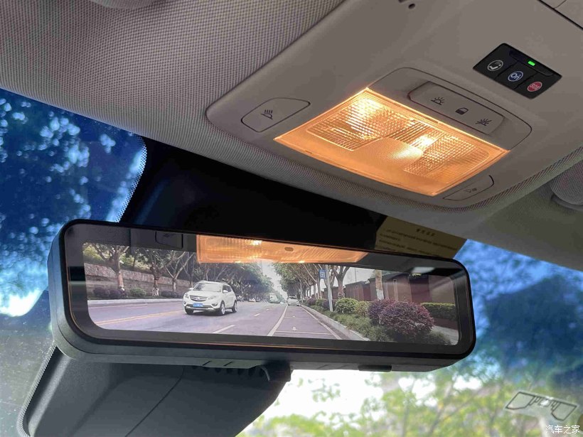 对比试驾gl8与m8,20年以上的老gl8值得购买吗