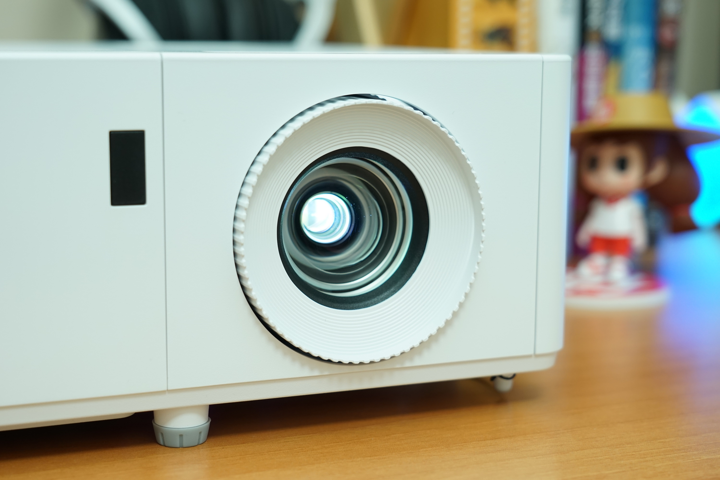 激光投影和nec投影仪哪款最好,necrgb激光投影机