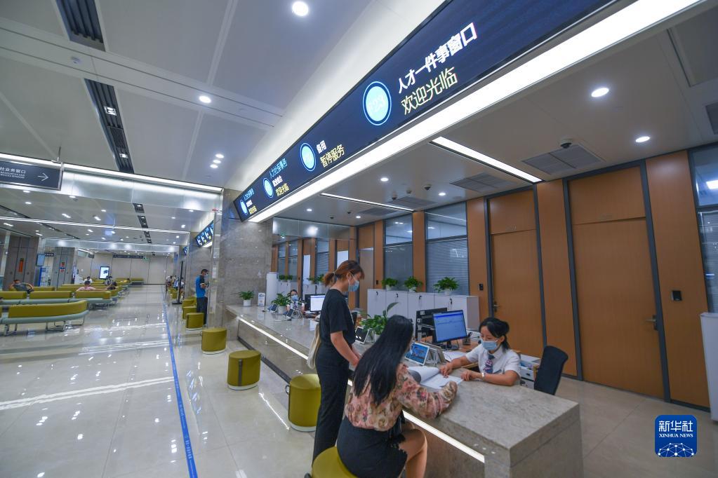 建设德才兼备的执政骨干队伍,建设高素质干部队伍助力乡村振兴