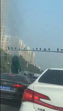 “车间女孩约我去她宿舍玩，这时候应该干点什么？”哈哈哈