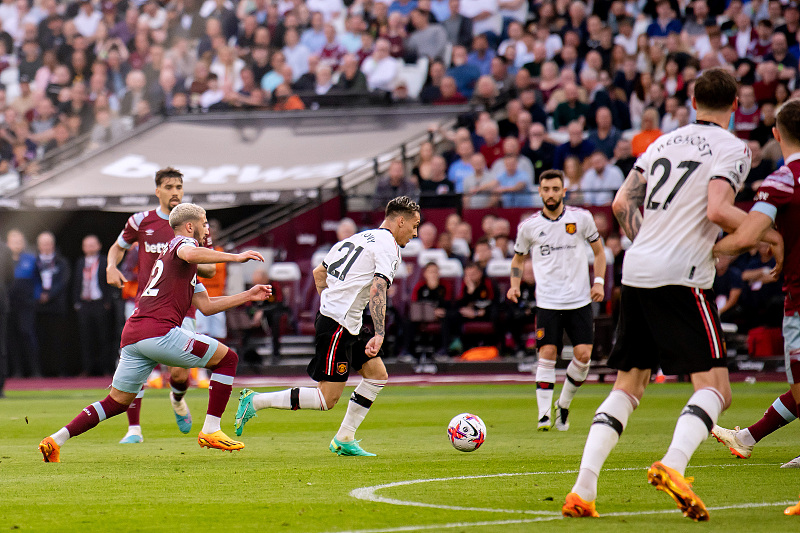 曼联亿元王子,曼联1亿标王主场首秀