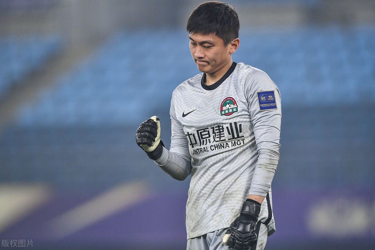 王国明！能把事迹写进高考作文的门将，他的故事已经超越足球本身