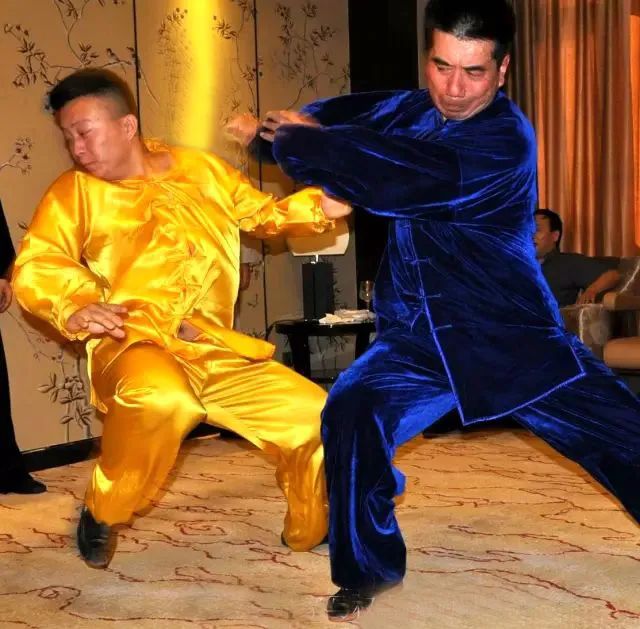 太极拳抖颤教学,太极拳的抖动是怎样练出来的