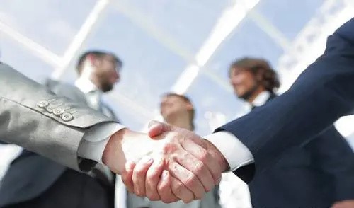 高铁乘务员工资自述,高铁乘务员工资一般多少