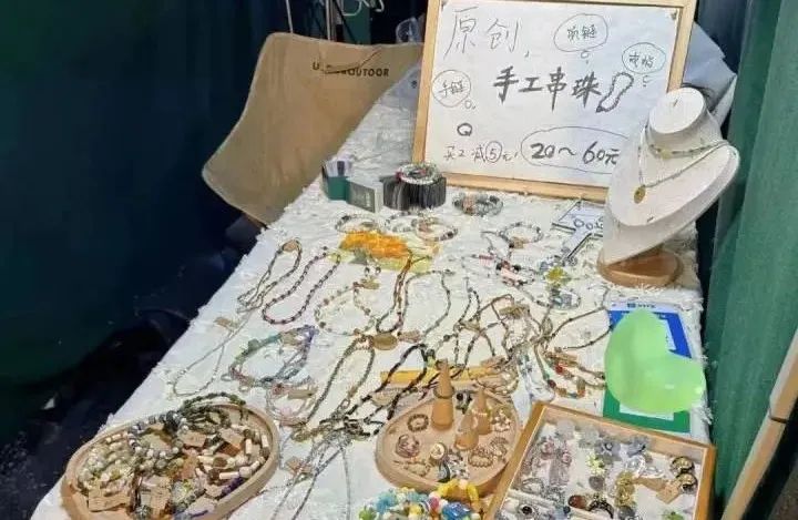 摆摊500元的小生意,挑战在杭州摆地摊月入10w第二天