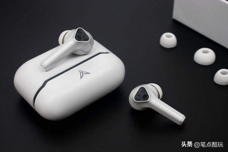 打吃鸡专用耳机有三种选择,手游吃鸡推荐无线耳机