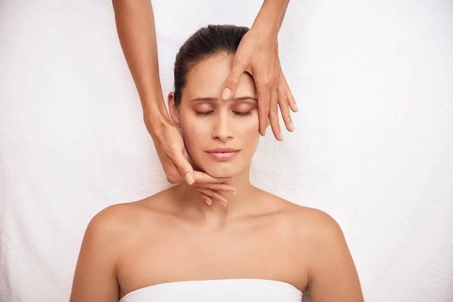 回家过年给母亲带什么护肤品,过年带回家的护肤品怎么携带