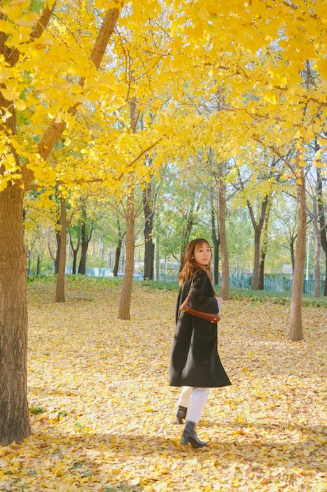 这件大衣，穿很多年都不会过时，时髦不费力，复古又优雅