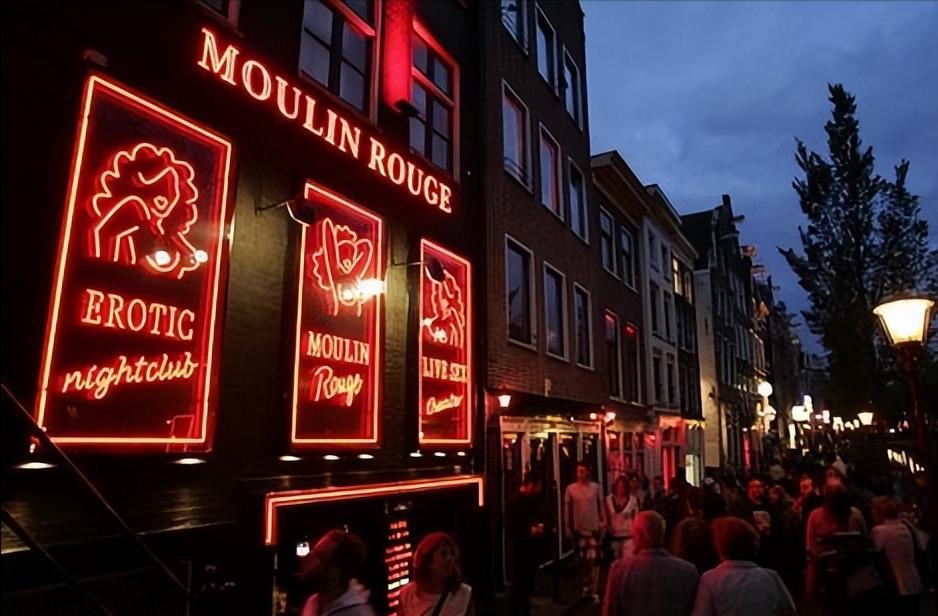 荷兰宣布性合法后遗症,2000年荷兰特殊工作者合法化