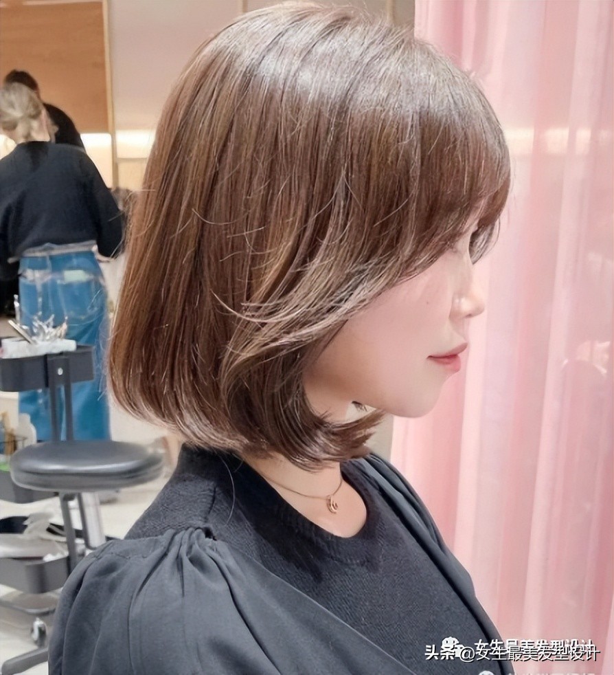 烫短发内扣的步骤,烫外翻内扣卷发教程短发