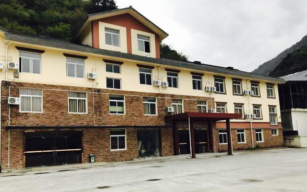 大熊猫基地怎么才能去喂大熊猫,大熊猫基地怎么去九寨沟