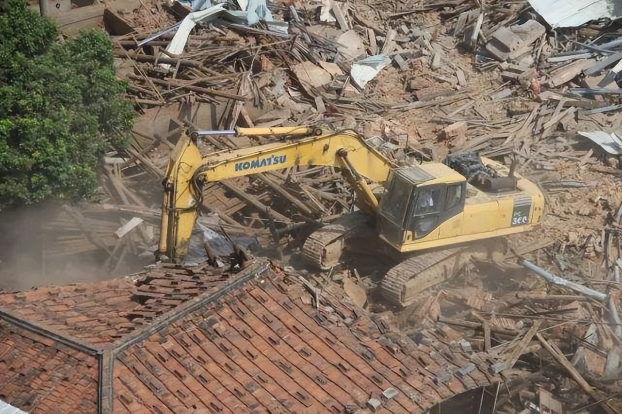 一名北京拆二代的自述：8年败光*迁拆**的3套房子和2000万，悔不当初