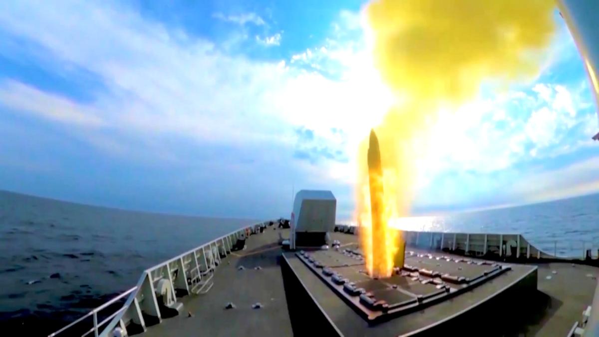 东海水域052d驱逐舰可自由巡航吗,052d驱逐舰可以发射巡航导弹吗