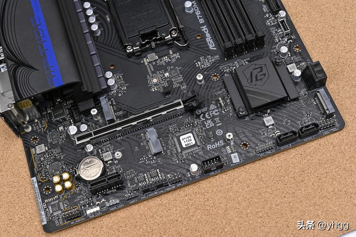 拆解华擎b760m,华擎b760m配合显卡