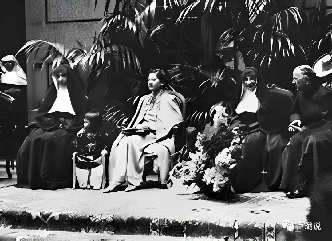 19岁的亚洲最美皇后，盛宠一时被负心抛弃，终成了法国野鬼孤魂！