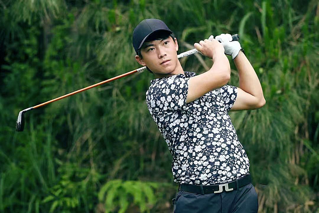 夏天打高尔夫,冬天打高尔夫穿什么衣服合适