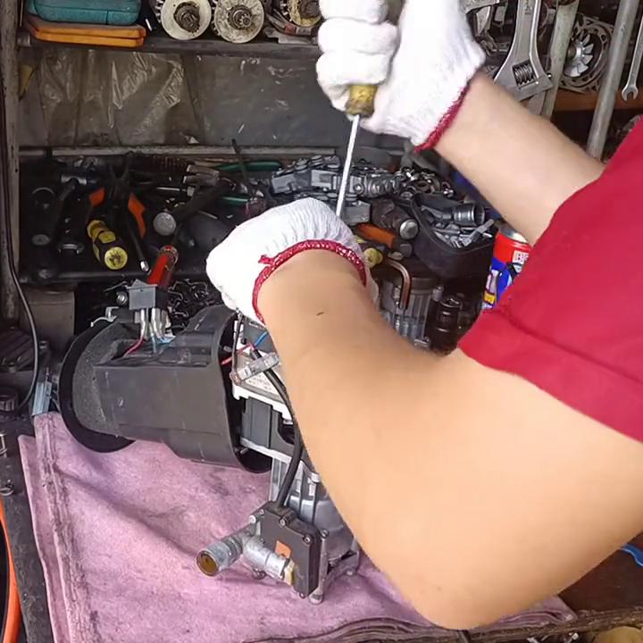 亿力洗车机漏水还可以继续使用吗,洗车机泡水了还能用吗