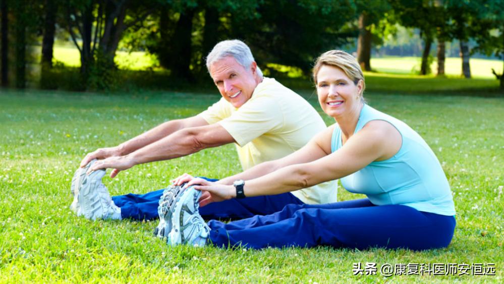 经常拉筋压腿危害,老人经常压腿拉筋对骨骼健康好吗