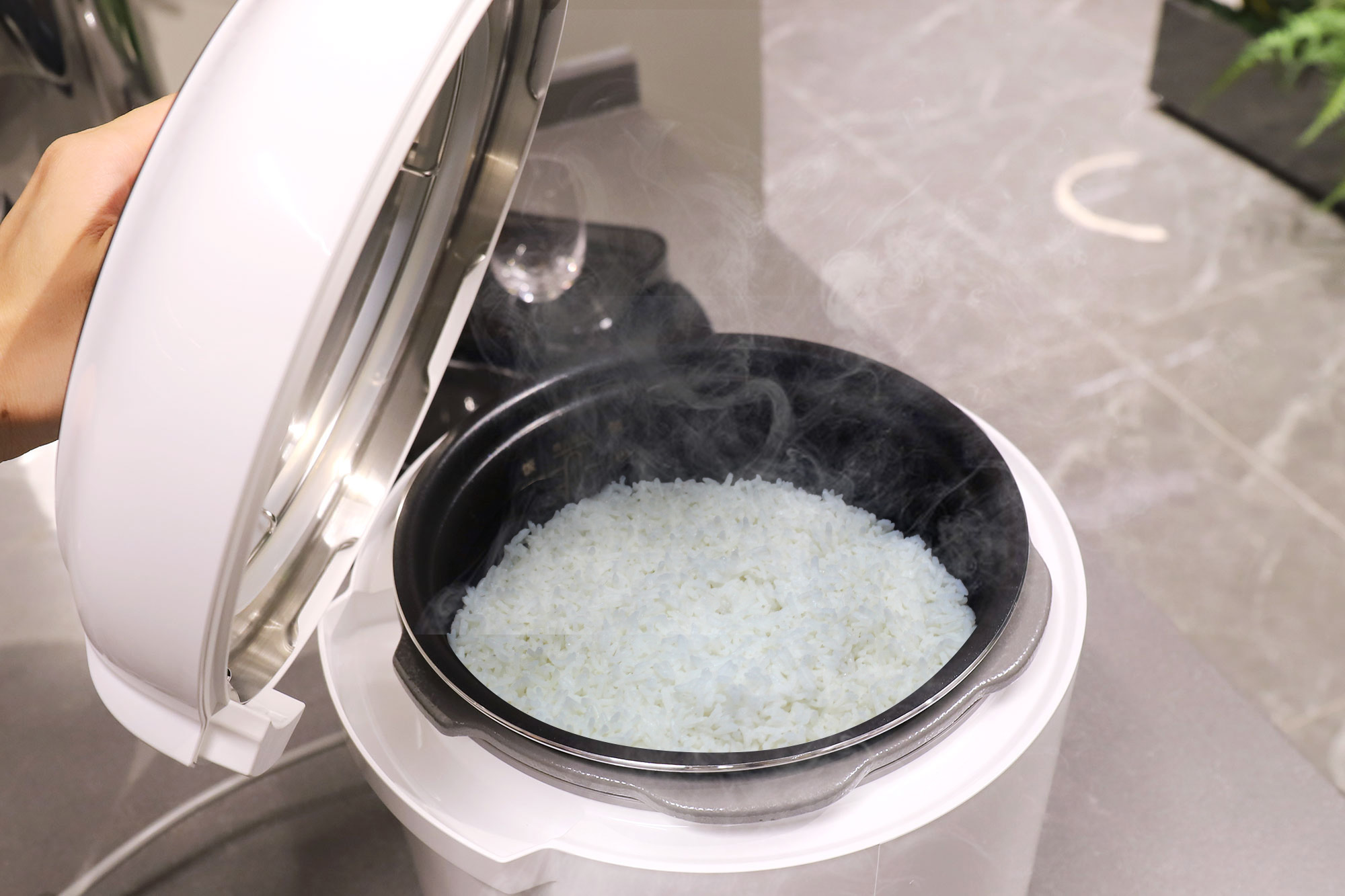 电压力锅和高压锅什么区别,电压力锅和高压锅哪个更好