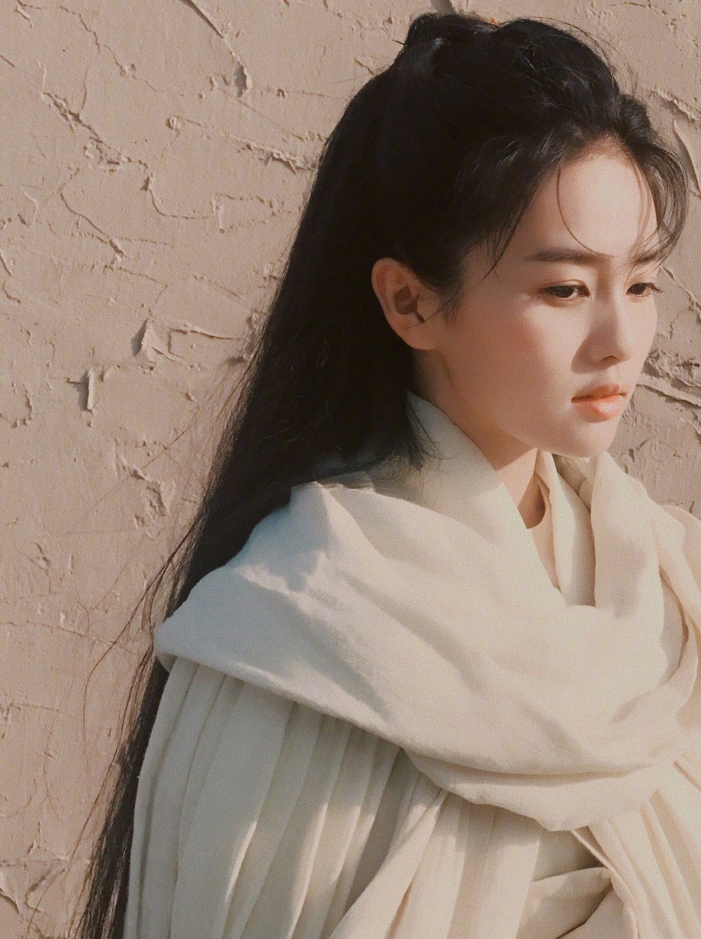 李一桐白鹿造型相似,李一桐白鹿紫衣造型