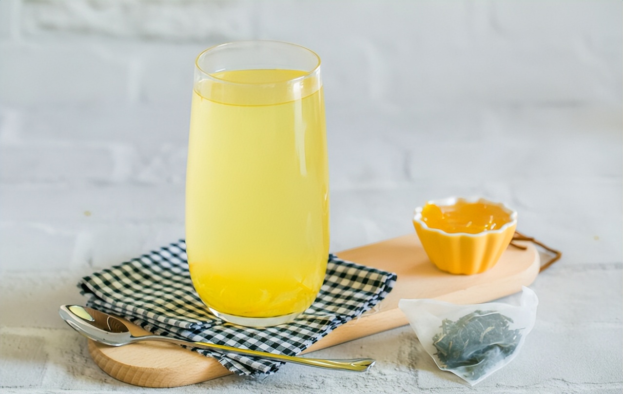 秋冬季节适合喝的养生茶女,寒冷的冬日需要一杯暖暖的养生茶