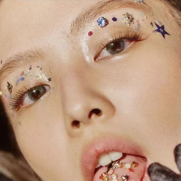 情人节送冰墩墩合适吗,冰墩墩情人节限定