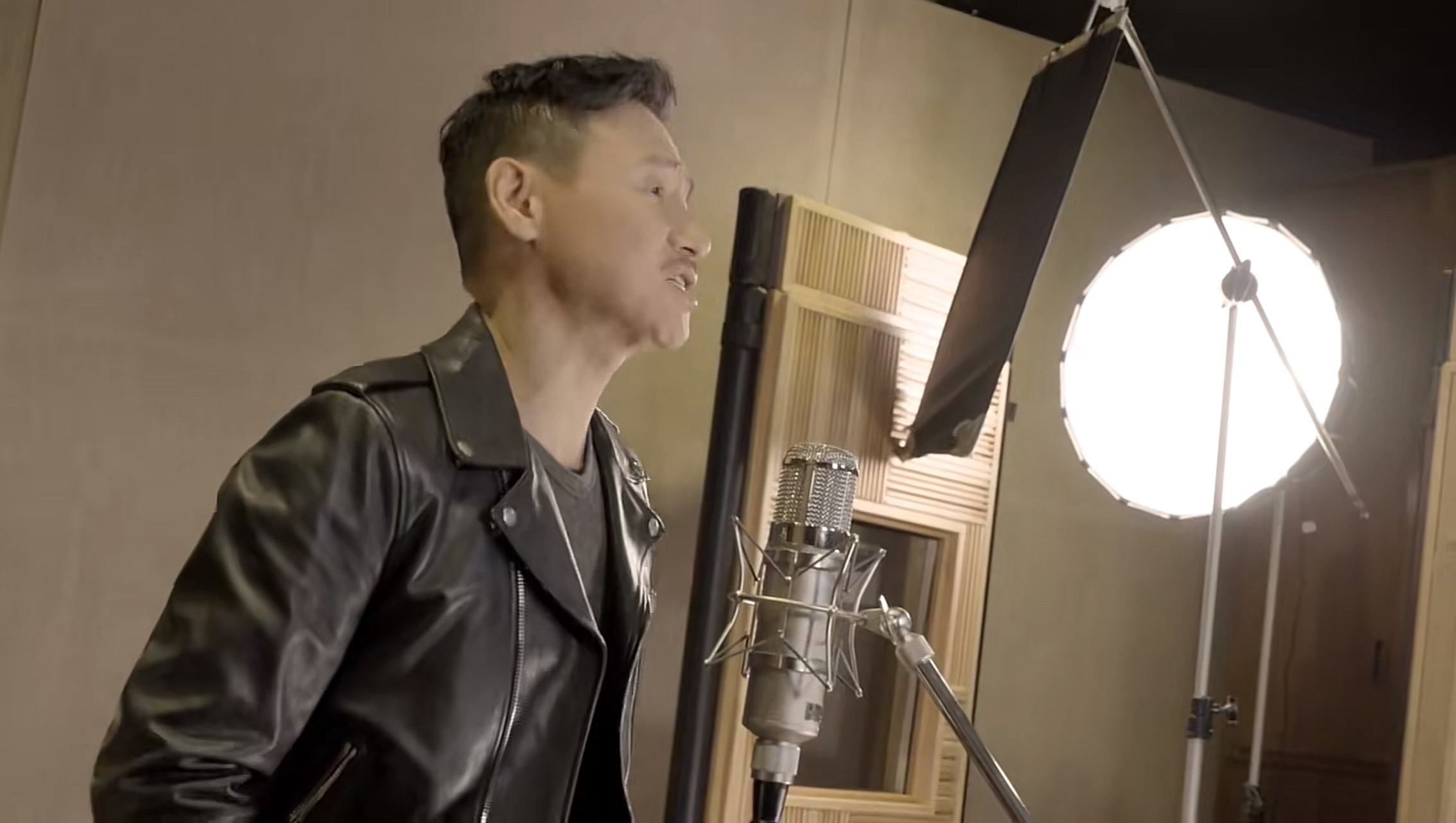 《一起向未来》：林子祥夫妻档，邓超吴京合作，韦唯治病8年回归