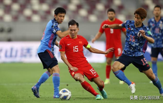 不满降薪糊涂了，有国脚被曝威胁要去东南亚踢球，李璇最新发声