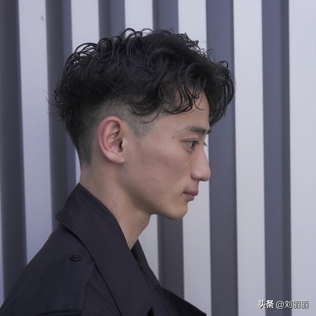 适合微胖男生的纹理烫,男生黑人烫中长造型效果