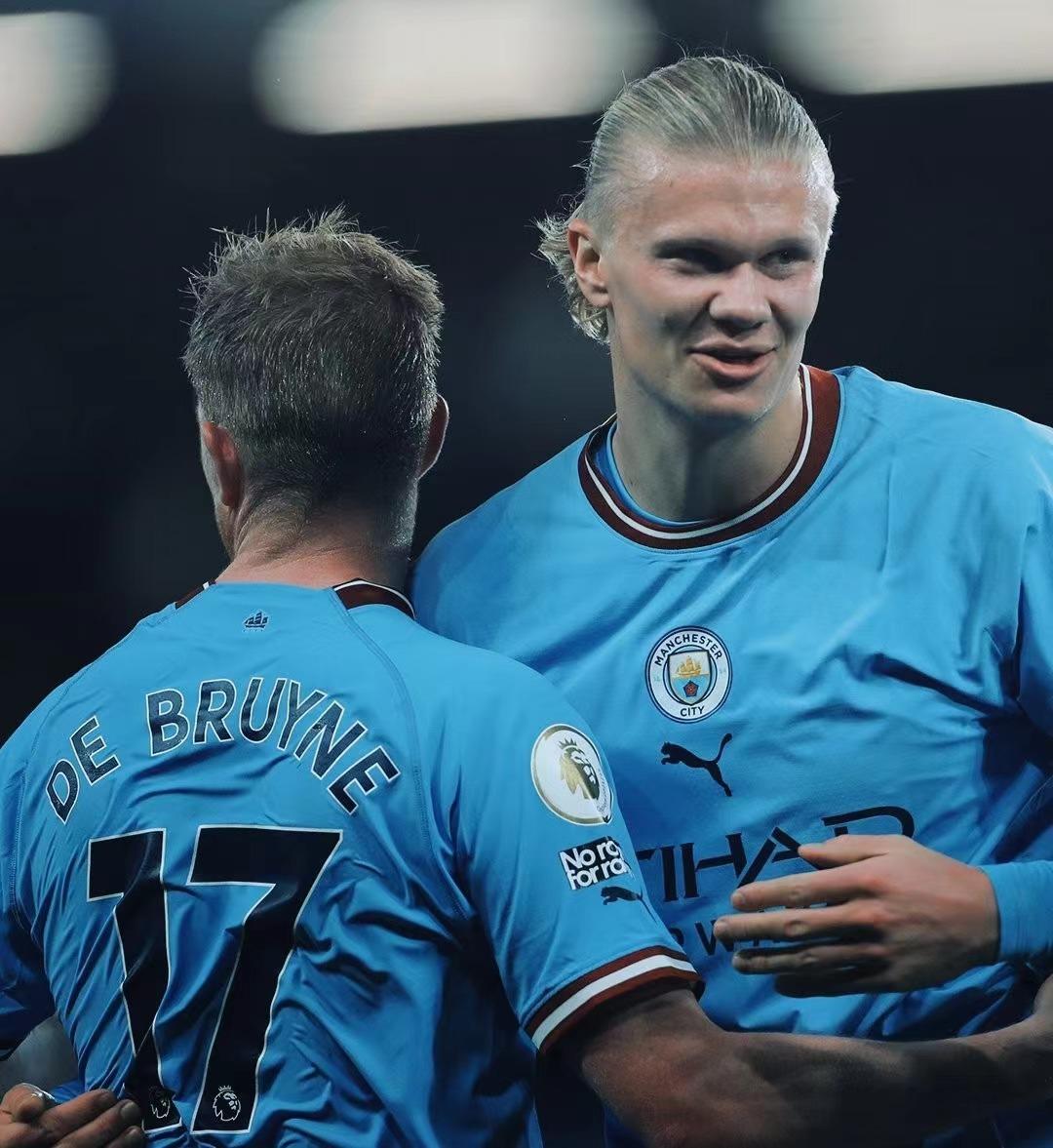 哈兰德给德布劳内喂饼,哈兰德吃德布劳内