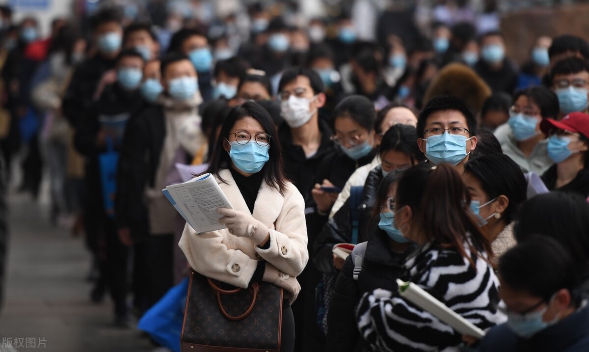 为什么现在年轻人执着于考公,为什么现在都执着考公