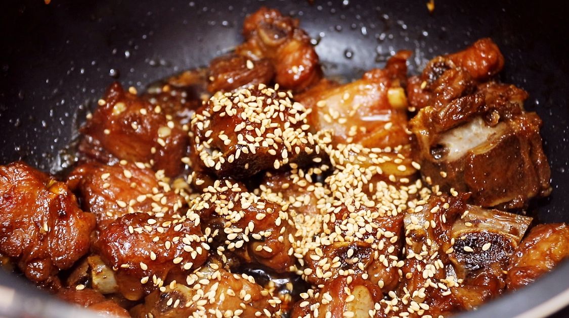 天气太冷了不想做饭,冷菜版糖醋排骨应该不需要加热吧