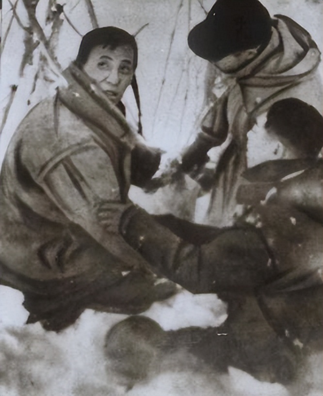 1958年，日本将抓到的一野人送回中国，*少奇刘**亲自接见，他是谁?