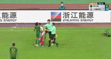 1:9惨败上海申花,申花1-6惨败上港