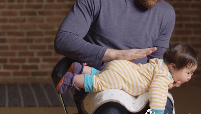 预防新生儿月子期间吐奶的方法,宝宝吃饱后怎样预防吐奶睡觉