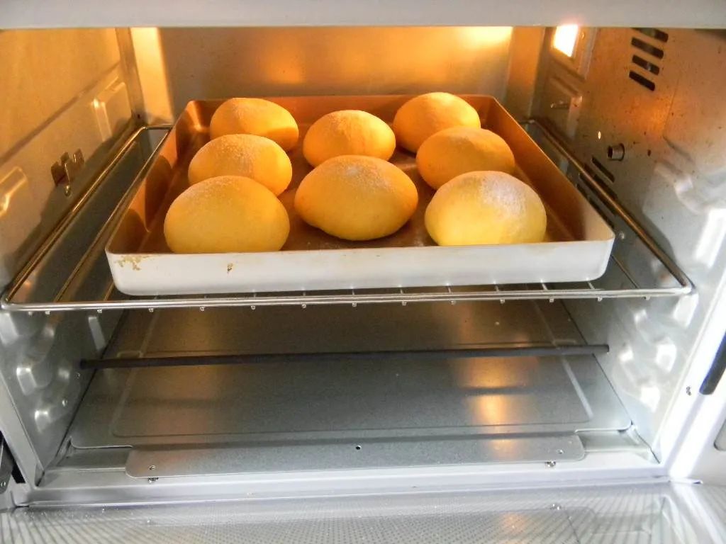 烤箱怎样预热后再放入食物,烤箱第一次预热是关门还是开门